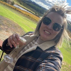 Meet your Posher, Victoria